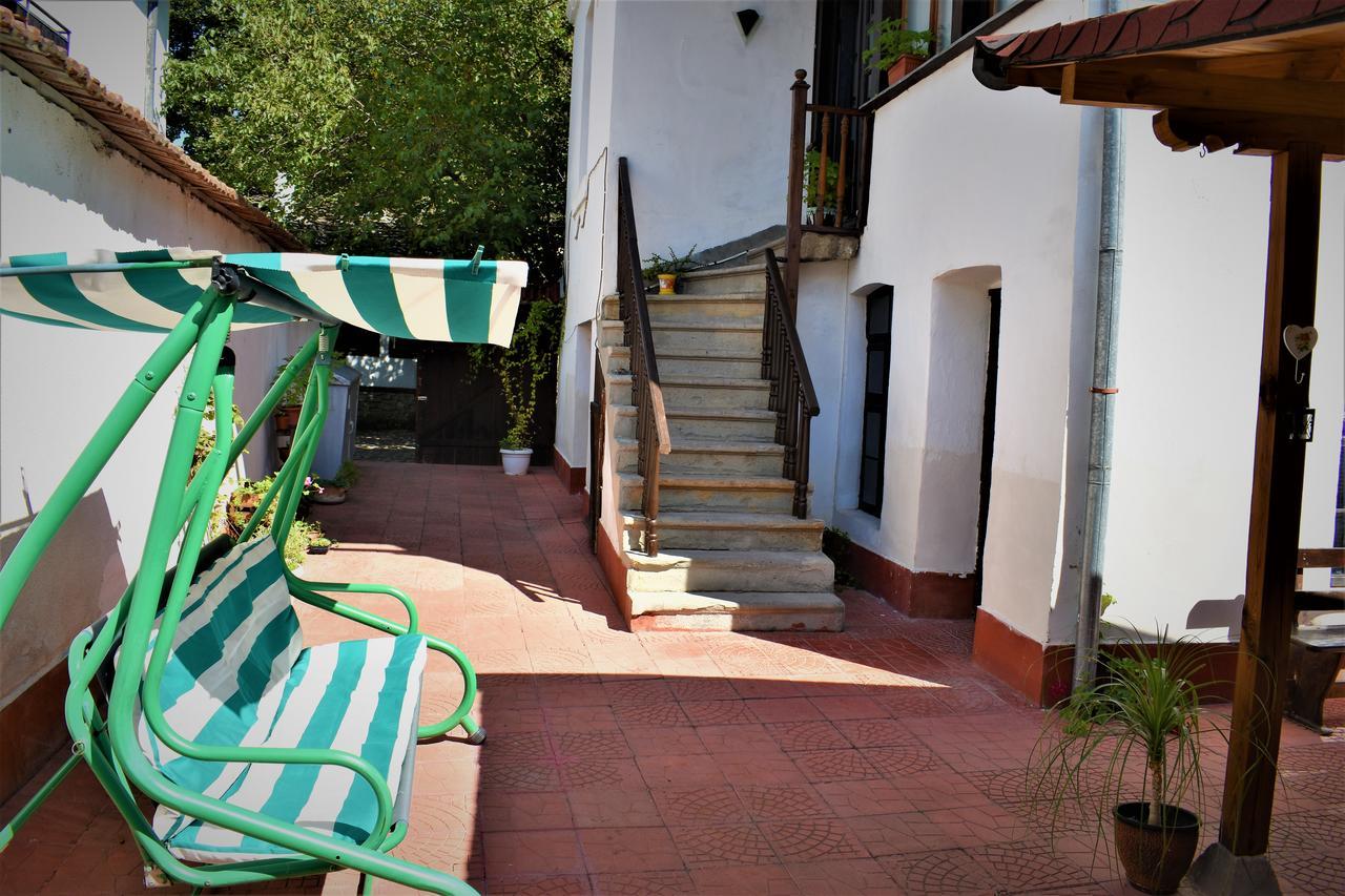 Hotel Bilyana โลเวช ภายนอก รูปภาพ